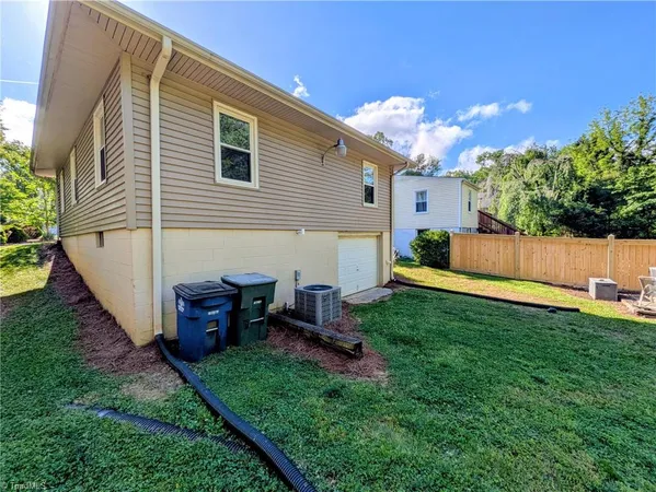 $1,500 | 1126 Martin Street, Winston-Salem, NC 27103