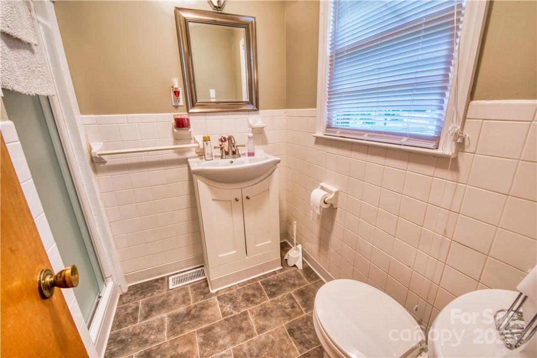 2083 Collinsville Road Columbus, NC 28722 - Photo 12 of 26 Gallery Image 12