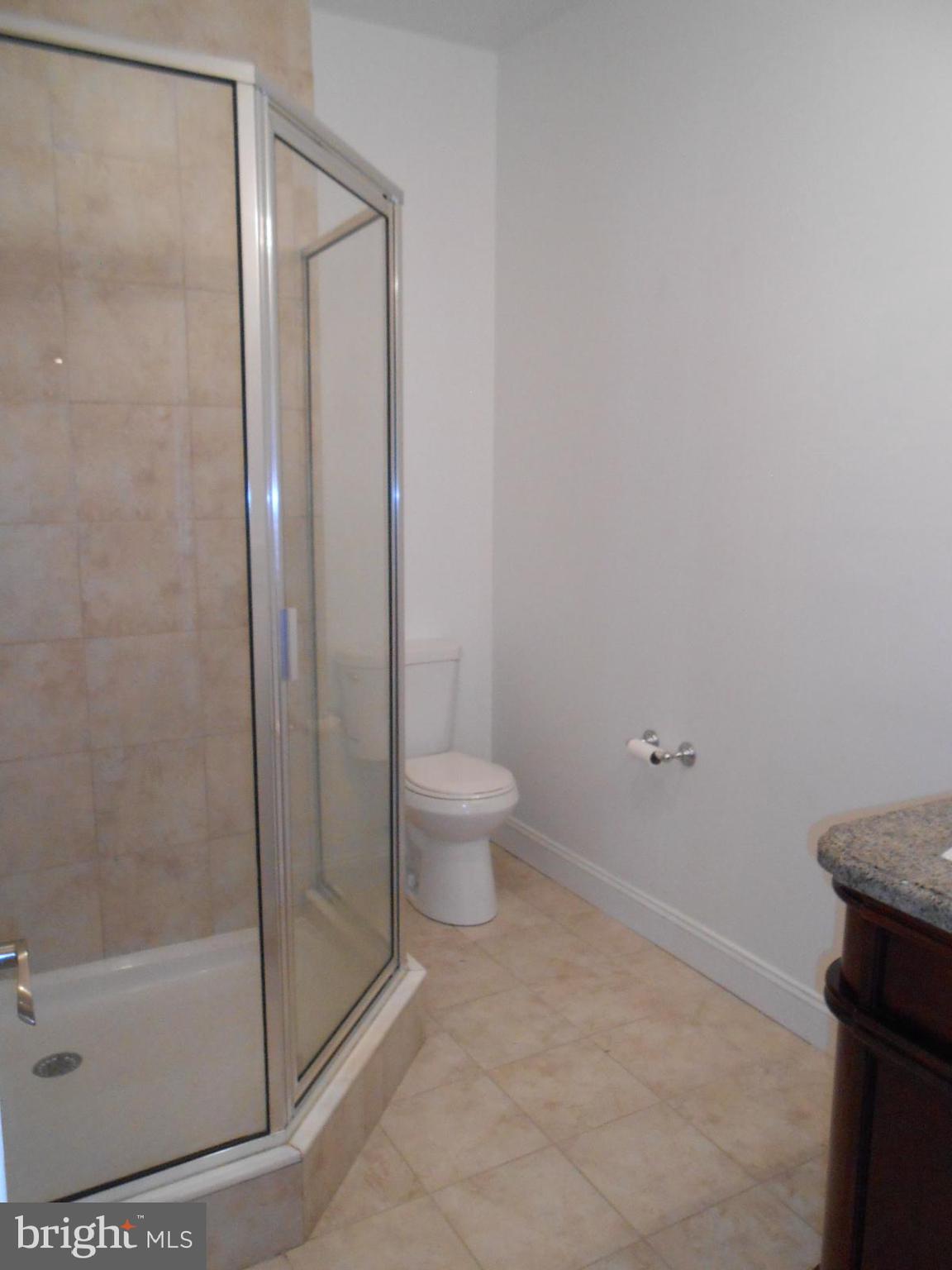 1706 Fleet Street, Unit 2 Baltimore, MD 21231 - Photo 13 of 13 En-suite Bath - Bedroom 3