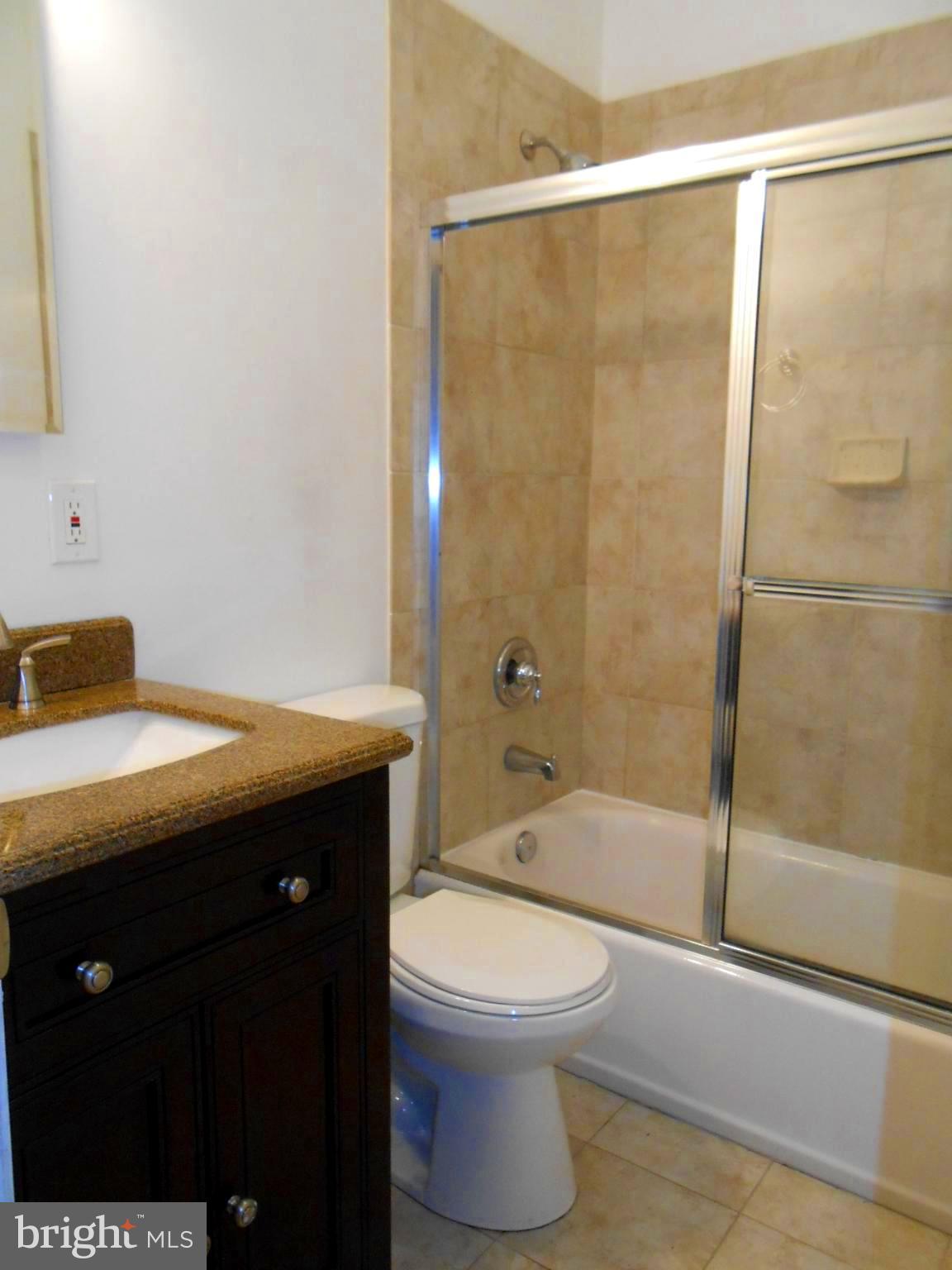 1706 Fleet Street, Unit 2 Baltimore, MD 21231 - Photo 8 of 13 En-suite Bath - Bedroom 1