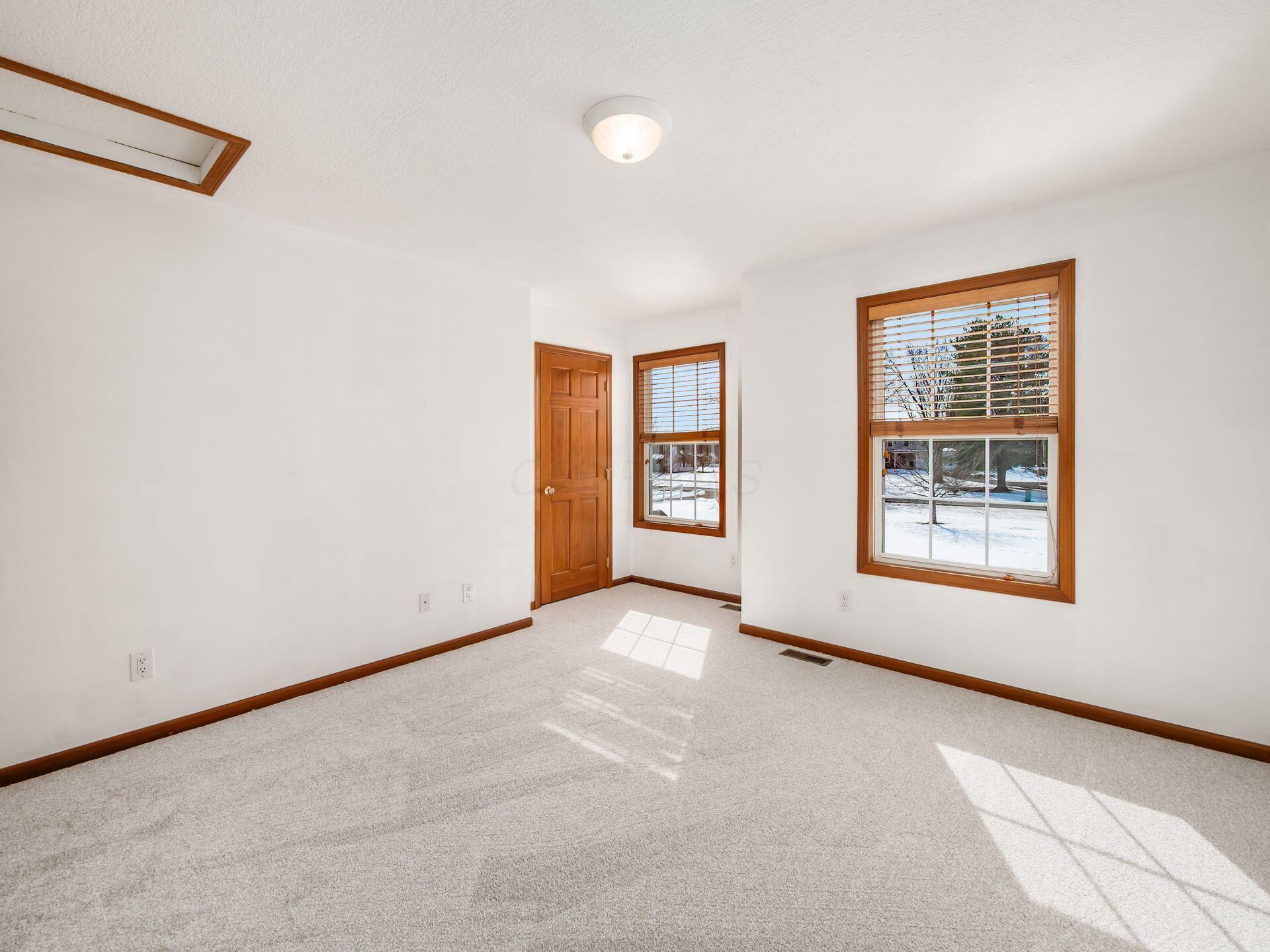 401 Curve Road Delaware, OH 43015 - Photo 20 of 48 Front Bedroom