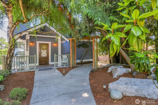 Pet-friendly Apartments for Rent in North Beach-Blue Ridge, WA