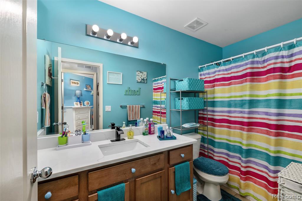 340 North Wixom Road Wixom, MI 48393 - Photo 15 of 23