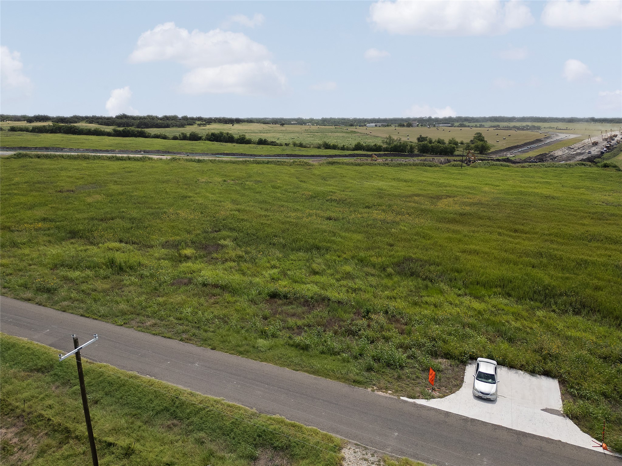 1100 County Road 153 Georgetown, TX 78626 - Photo 2 of 4 a view of a field with an ocean