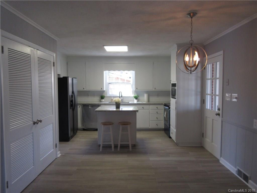 3433 Woodleaf Road, Unit 12 Charlotte, NC 28205 - Photo 16 of 27 Gallery Image 16