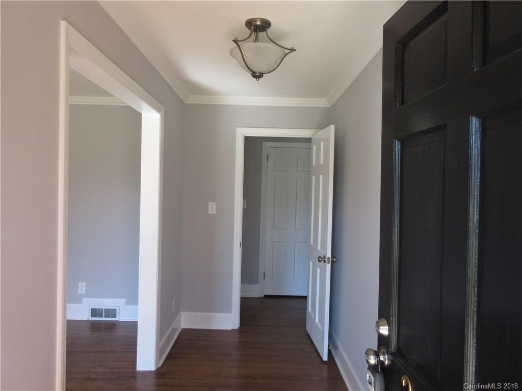 3433 Woodleaf Road, Unit 12 Charlotte, NC 28205 - Photo 8 of 27 Gallery Image 8
