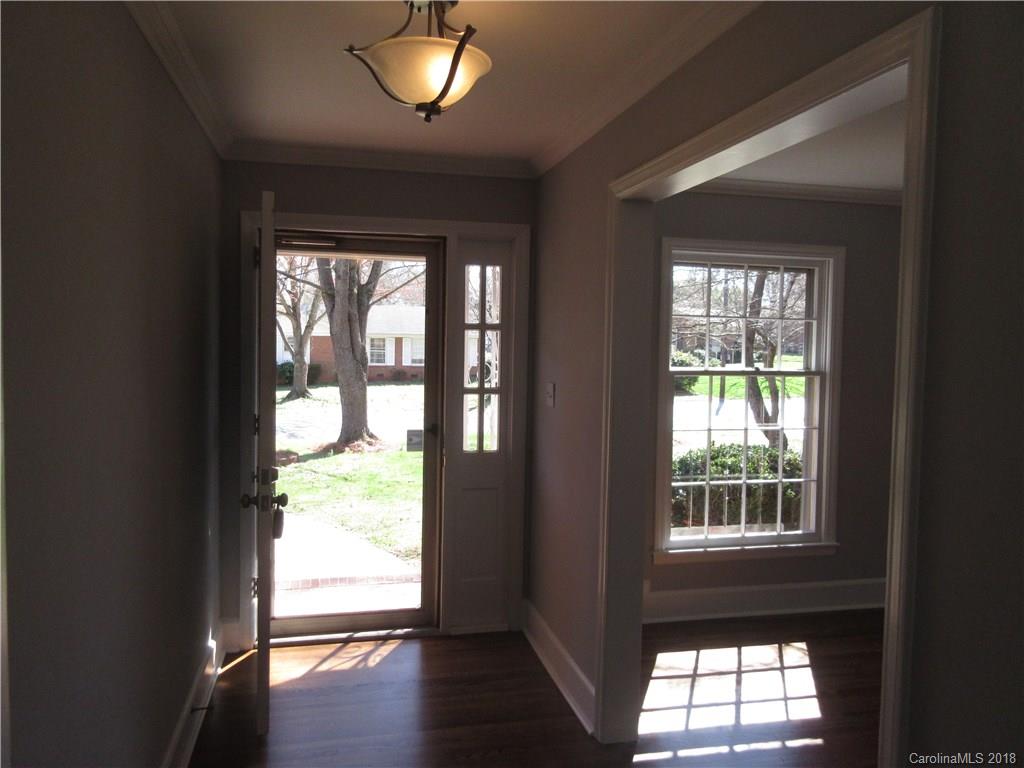 3433 Woodleaf Road, Unit 12 Charlotte, NC 28205 - Photo 9 of 27 Gallery Image 9