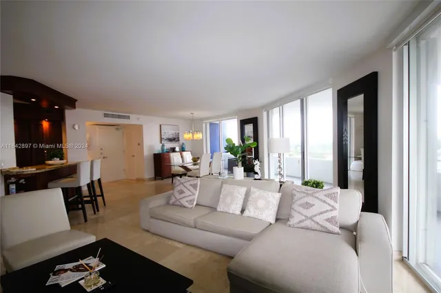 $6,500 | 5161 Collins Avenue, Unit 1004, Miami Beach, FL 33140