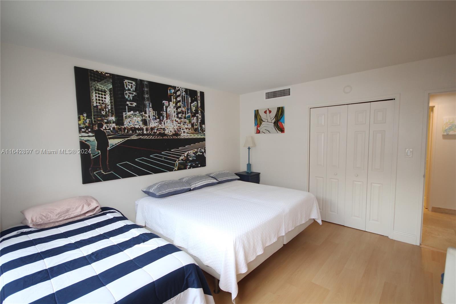 5161 Collins Avenue, Unit 1004 Miami Beach, FL 33140 - Photo 14 of 60