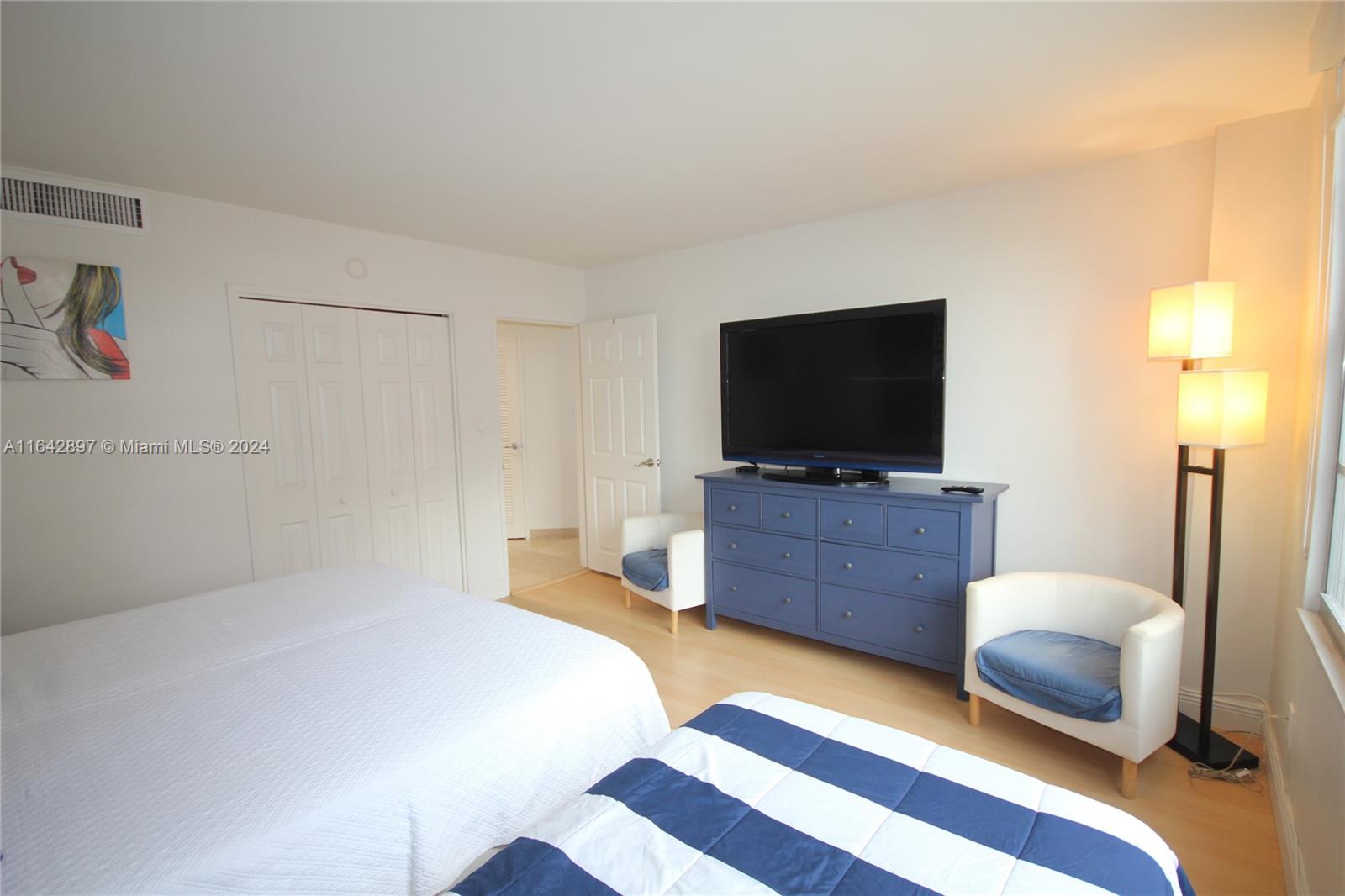 5161 Collins Avenue, Unit 1004 Miami Beach, FL 33140 - Photo 15 of 60