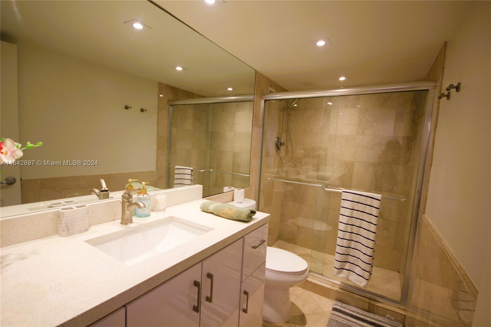 5161 Collins Avenue, Unit 1004 Miami Beach, FL 33140 - Photo 17 of 60