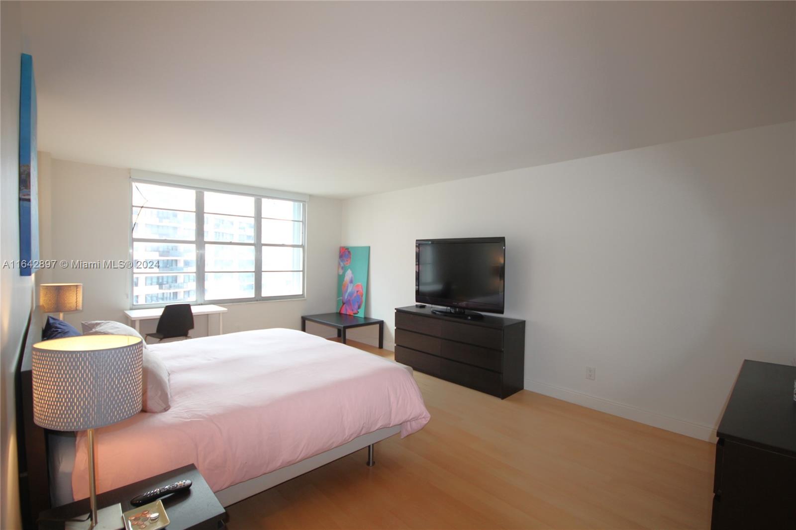 5161 Collins Avenue, Unit 1004 Miami Beach, FL 33140 - Photo 18 of 60