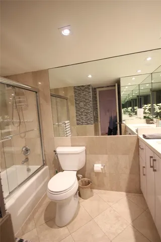 $6,500 | 5161 Collins Avenue, Unit 1004, Miami Beach, FL 33140