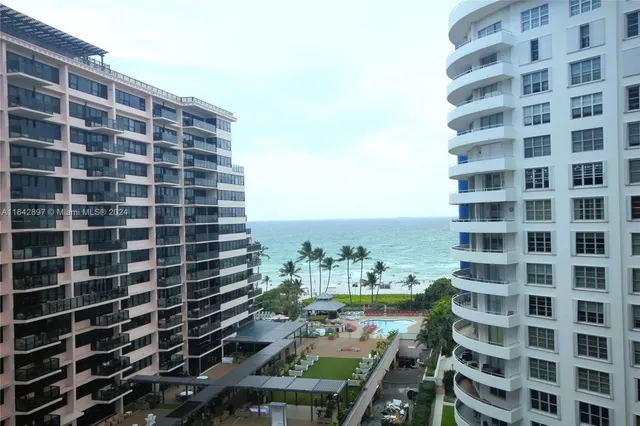 $6,500 | 5161 Collins Avenue, Unit 1004, Miami Beach, FL 33140