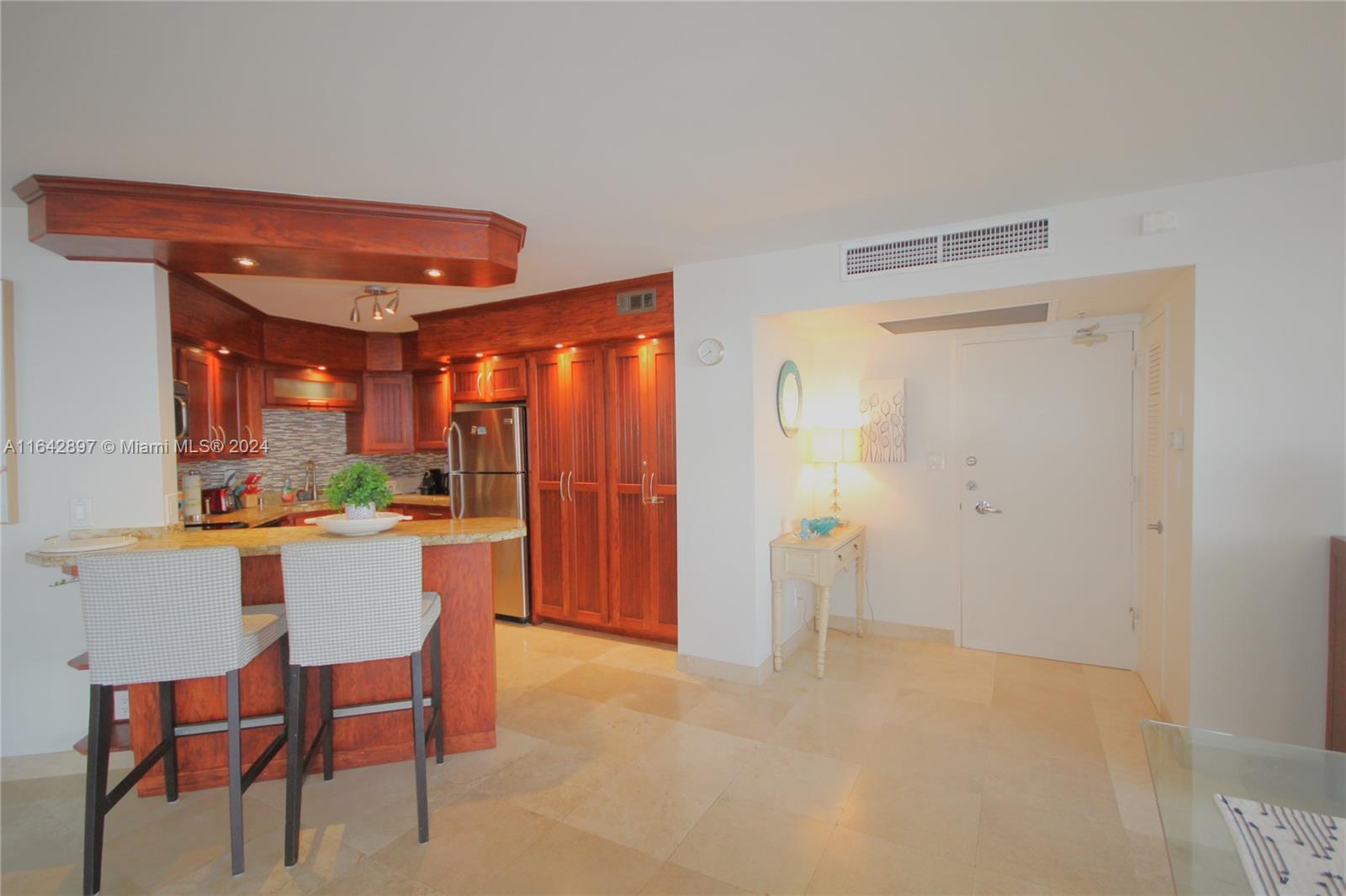 5161 Collins Avenue, Unit 1004 Miami Beach, FL 33140 - Photo 9 of 60