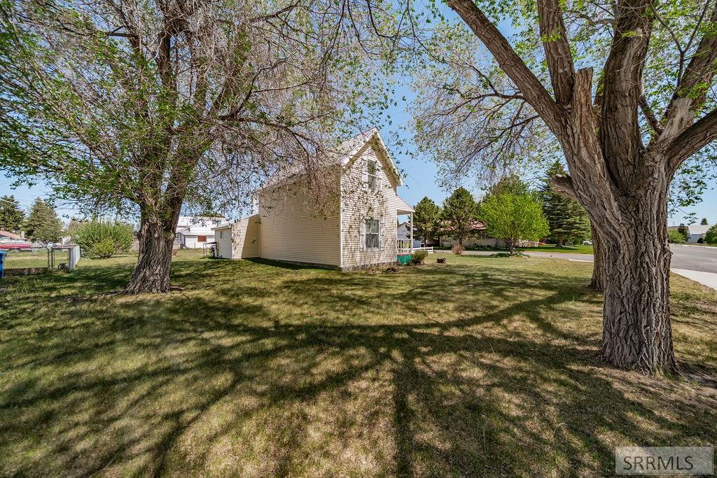 407 West Main Street St. Anthony, ID 83445 - Photo 29 of 41