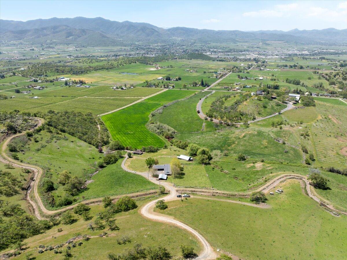 3555 Payne Road Medford, OR 97504 - Photo 36 of 46 51-DJI_0399