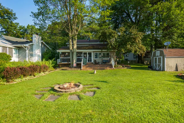 $450,000 | 11422 Lakeshore Drive, Lakeview, MI 48850