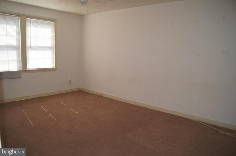 1812 Loch Shiel Road Baltimore, MD 21286 - Photo 20 of 30 Second level apartment master bedroom.