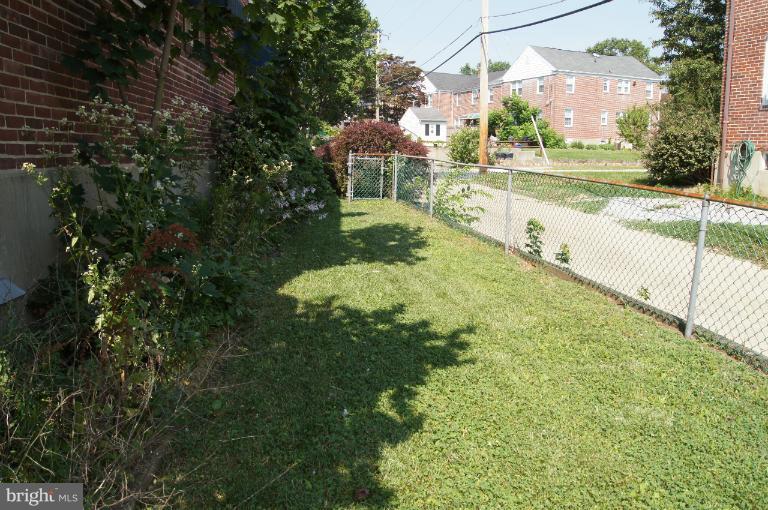 1812 Loch Shiel Road Baltimore, MD 21286 - Photo 26 of 30 Rear yard is fenced
