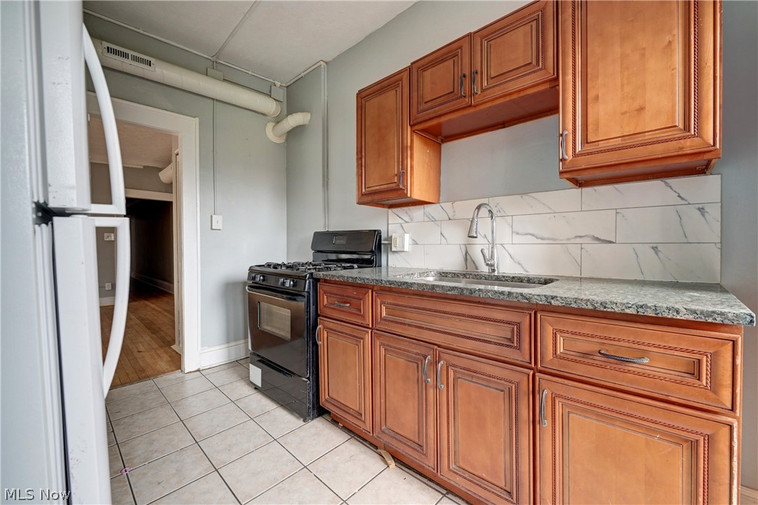 14120 Superior Road Cleveland, OH 44118 - Photo 9 of 24