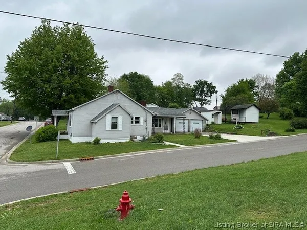 $170,000 | 801 North College Avenue, Salem, IN 47167