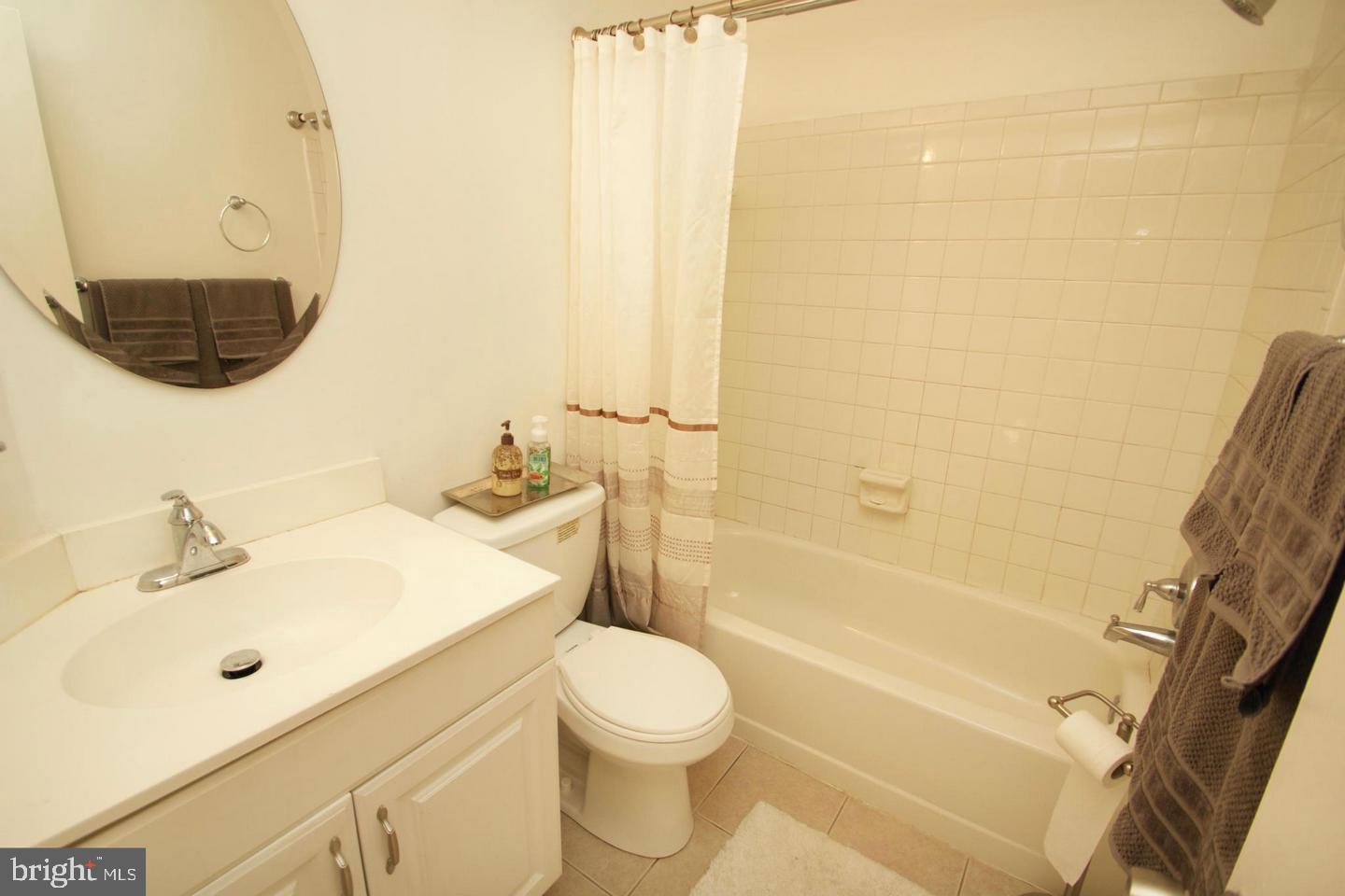 10815 Amherst Avenue, Unit C Silver Spring, MD 20902 - Photo 7 of 12 Full Bath
