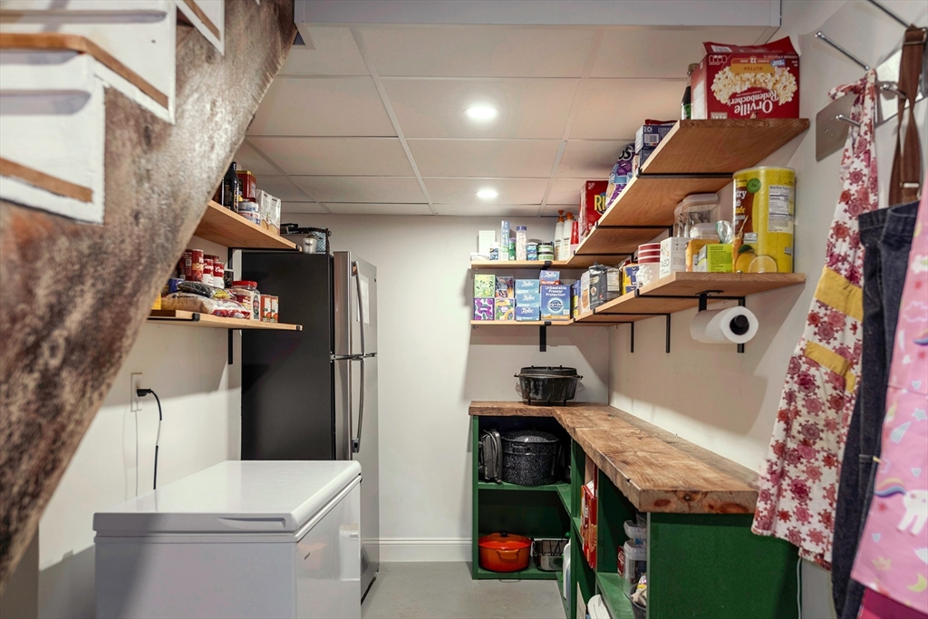 8 Old Essex Road Ipswich, MA 01938 - Photo 19 of 42 a utility room with dryer and washer