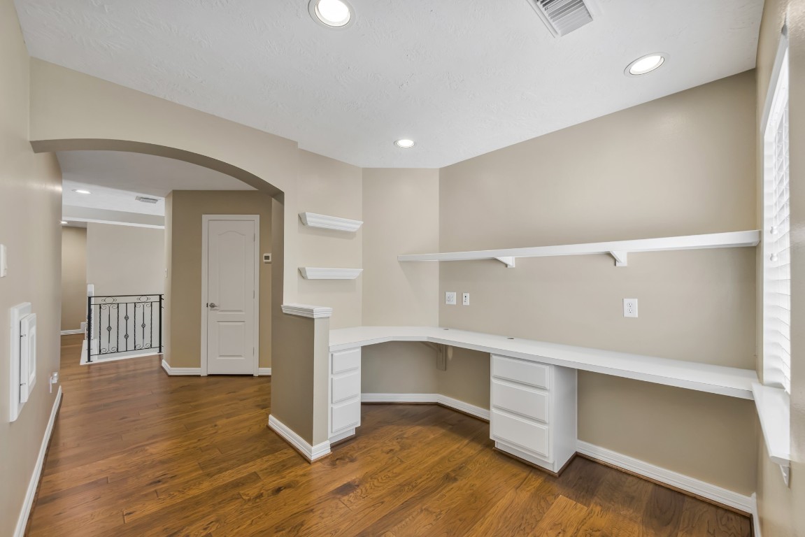 10410 Kilbride Way Court Spring, TX 77379 - Photo 30 of 49 A study nook located on the 2nd floor.