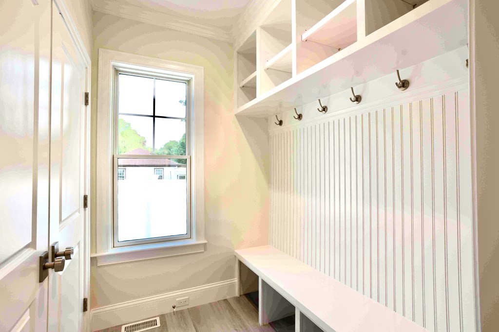 185 Hillside Avenue, Unit 185 Needham, MA 02494 - Photo 8 of 32 a view of an front door