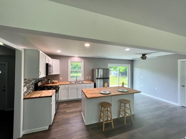 4507 Maidens Road Onekama, MI 49675 - Photo 3 of 12 IMG_1156