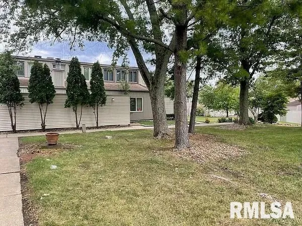 $84,990 | 6831 North Frostwood Parkway, Unit 82, Peoria, IL 61615