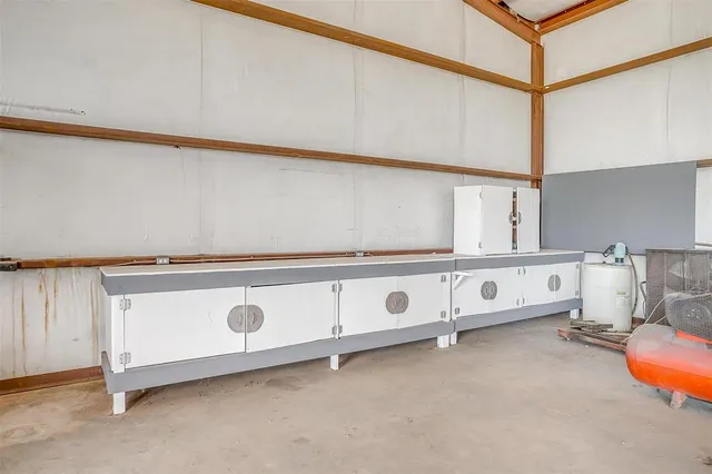 $575,000 | 1841 West Highway 199, Springtown, TX 76082