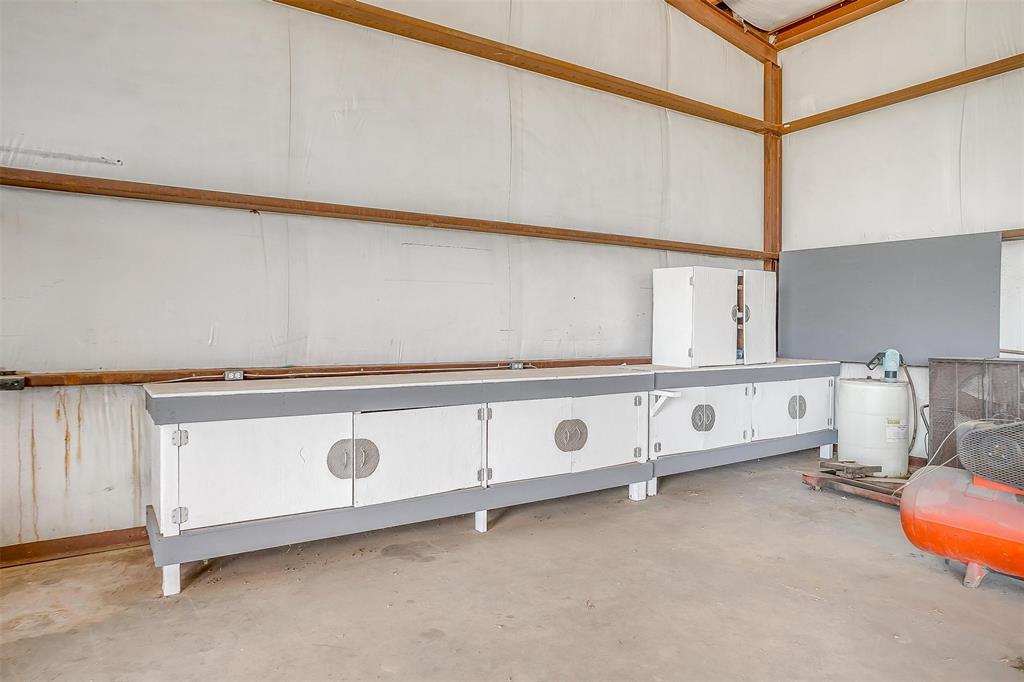 1841 West Highway 199 Springtown, TX 76082 - Photo 16 of 21