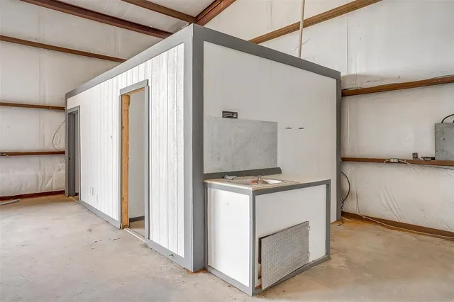 $575,000 | 1841 West Highway 199, Springtown, TX 76082