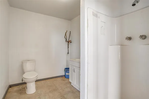 $575,000 | 1841 West Highway 199, Springtown, TX 76082