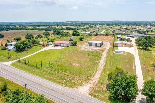$575,000 | 1841 West Highway 199, Springtown, TX 76082