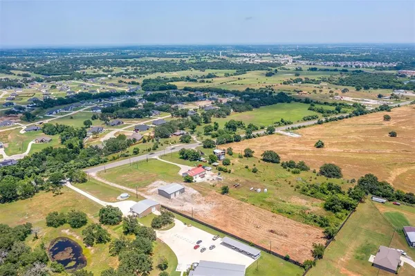 $575,000 | 1841 West Highway 199, Springtown, TX 76082