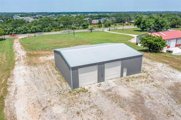 $575,000 | 1841 West Highway 199, Springtown, TX 76082
