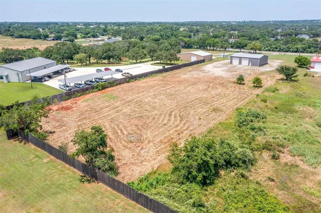 $575,000 | 1841 West Highway 199, Springtown, TX 76082