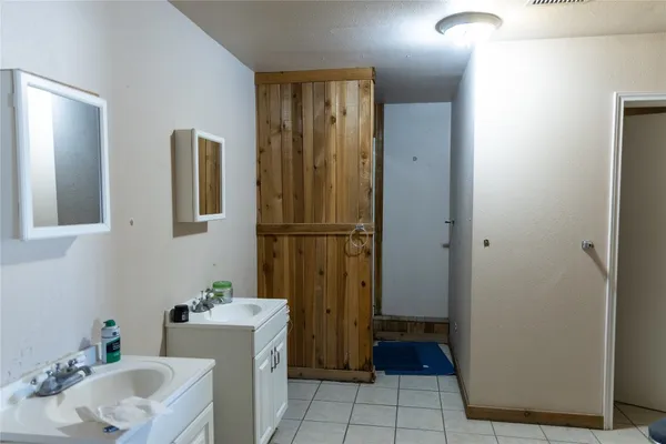 $1,145,000 | 600 North E Avenue, Kermit, TX 79745