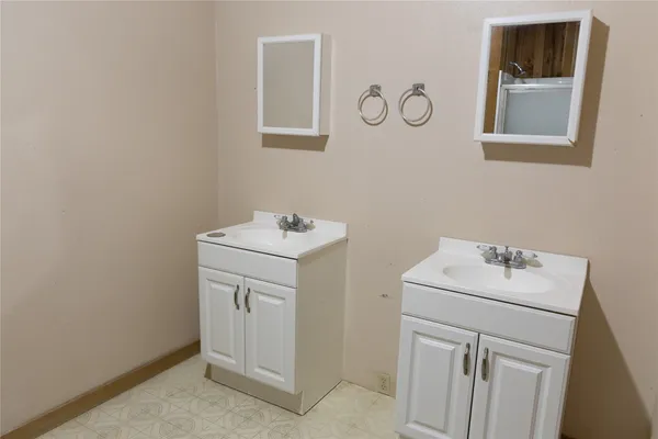 $1,150,000 | 600 North E Avenue, Kermit, TX 79745