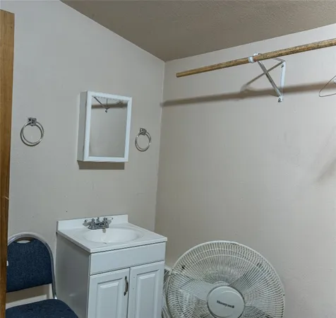 $1,145,000 | 600 North E Avenue, Kermit, TX 79745