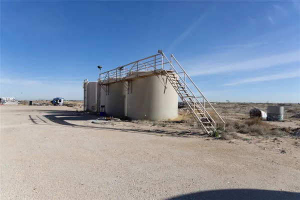 $1,150,000 | 600 North E Avenue, Kermit, TX 79745