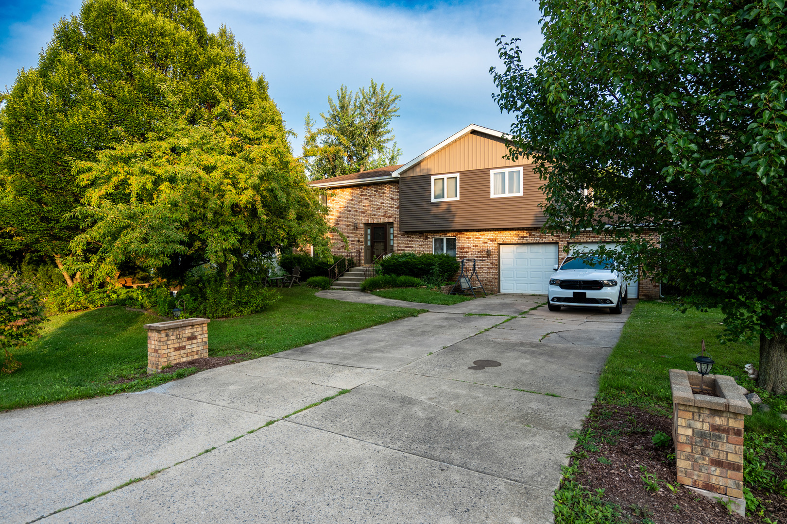 Fairhaven Circle, Crown Point, IN 46307 Compass