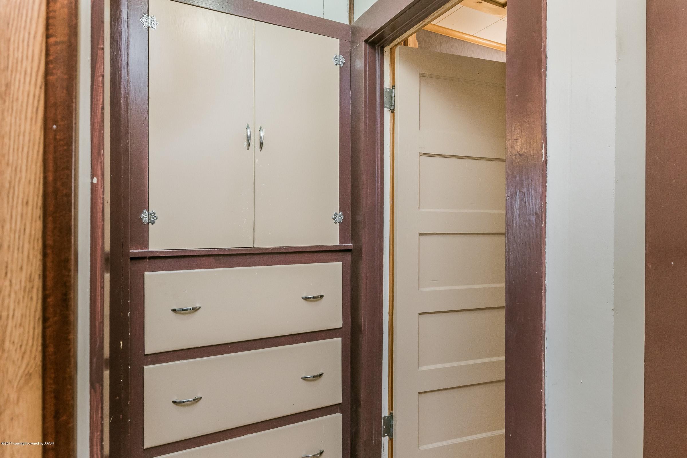 7116 River Road Amarillo, TX 79108 - Photo 13 of 22 013_Hall Storage_