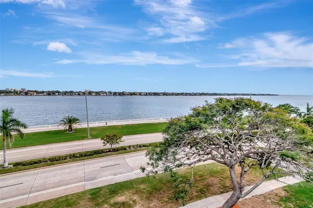$3,400,000 | 825 Bayshore Boulevard, Unit 1/2, Tampa, FL 33606