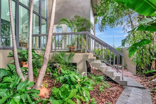 $3,400,000 | 825 Bayshore Boulevard, Unit 1/2, Tampa, FL 33606