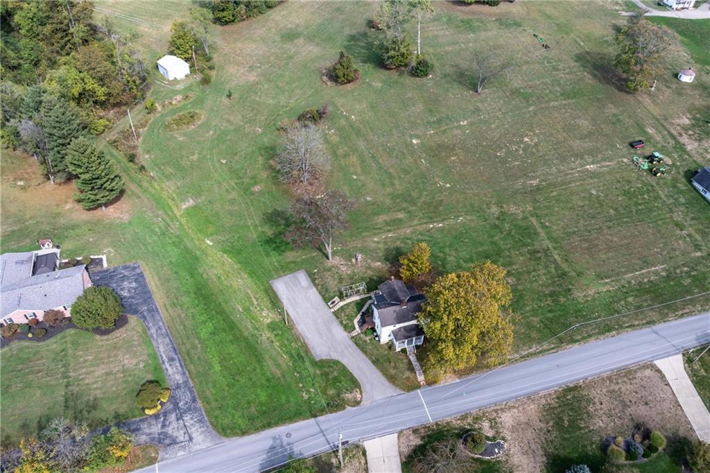 464 McCombs Road Venetia, PA 15367 - Photo 3 of 20 a view of a yard with plants