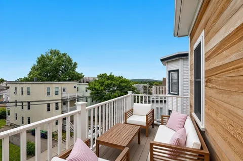 $799,000 | 81 Conwell Avenue, Unit 3, Somerville, MA 02144